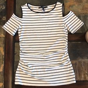 XS White HOUSE Black MARKET cold shoulder  blouse.